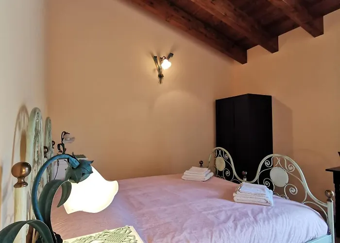 Luci Nel Bosco לינה וארוחת בוקר