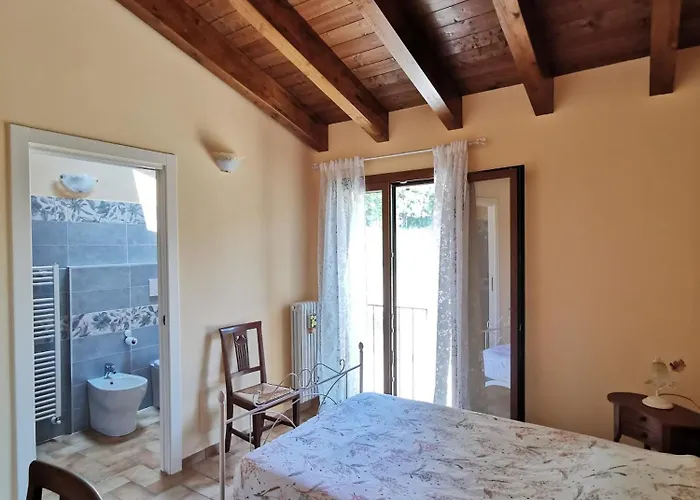 Luci Nel Bosco לינה וארוחת בוקר